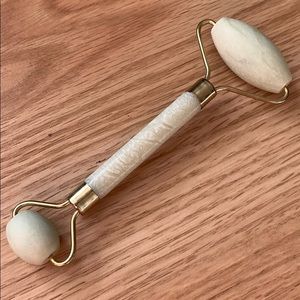 Jade roller
